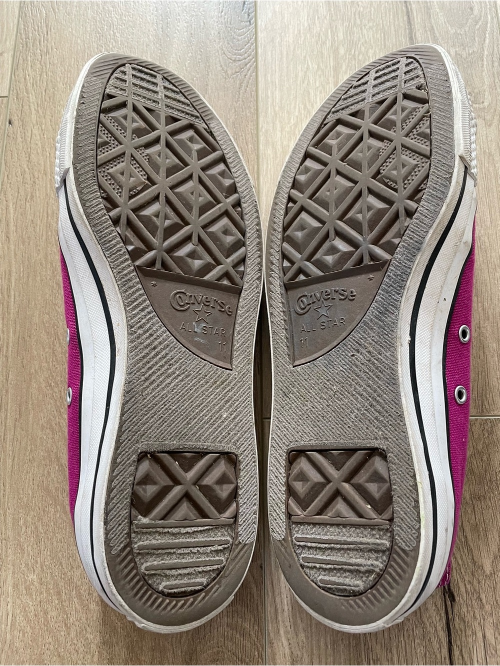 Converse all stars Chuck Taylor canvas low tops men’s 11 fuchsia color good - Picture 4 of 5